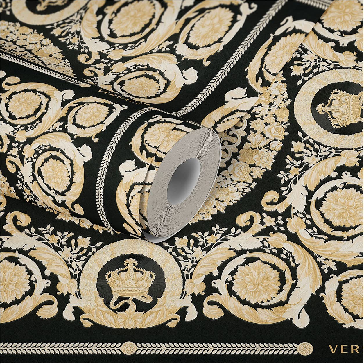 #Versace-IV #HeritagePanel #MetallicWallpaper #37055-3 #Black/Gold #LivingRoom